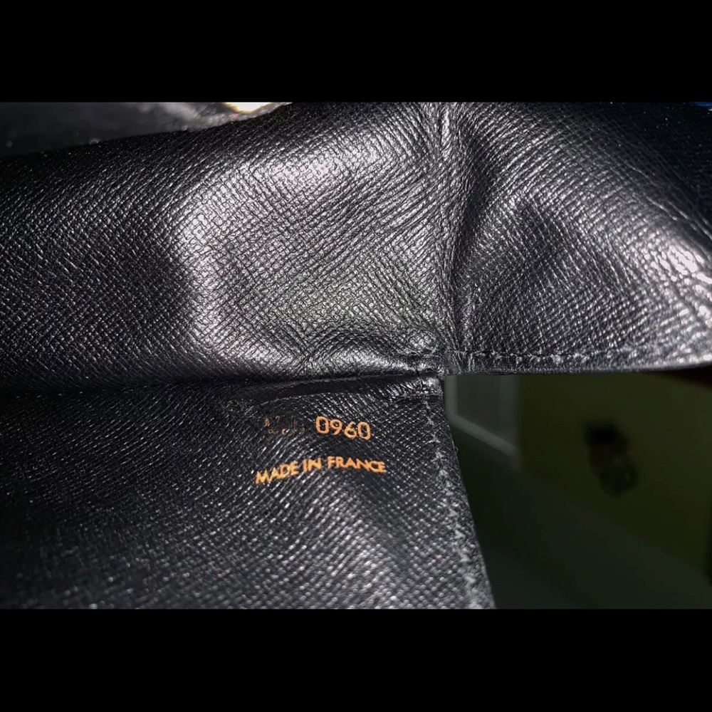 Authentic Louis Vuitton - Picture 4 of 8